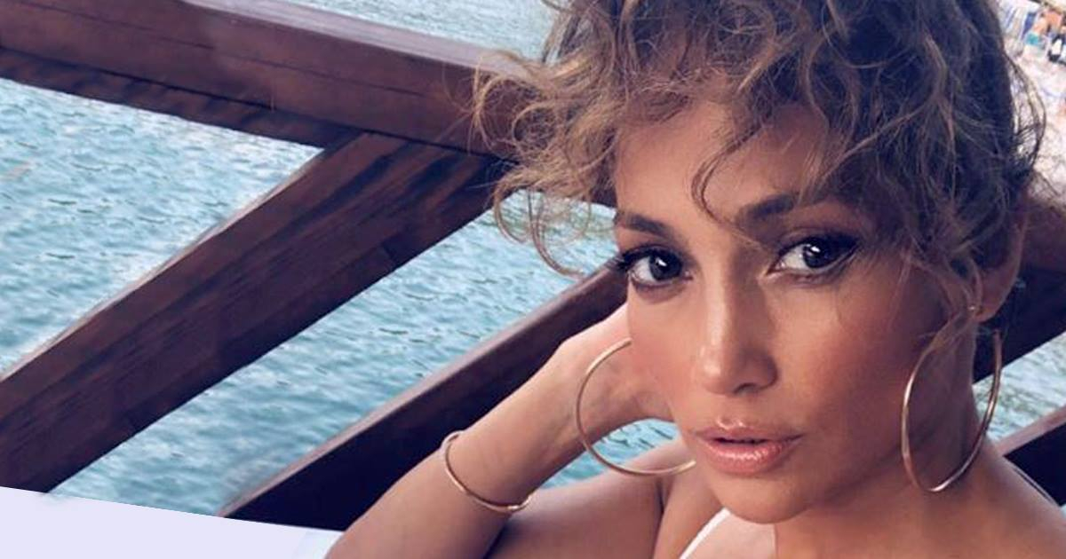 Captan A Jennifer Lopez Al Natural Y Con Una Toalla En La Cabeza En Las