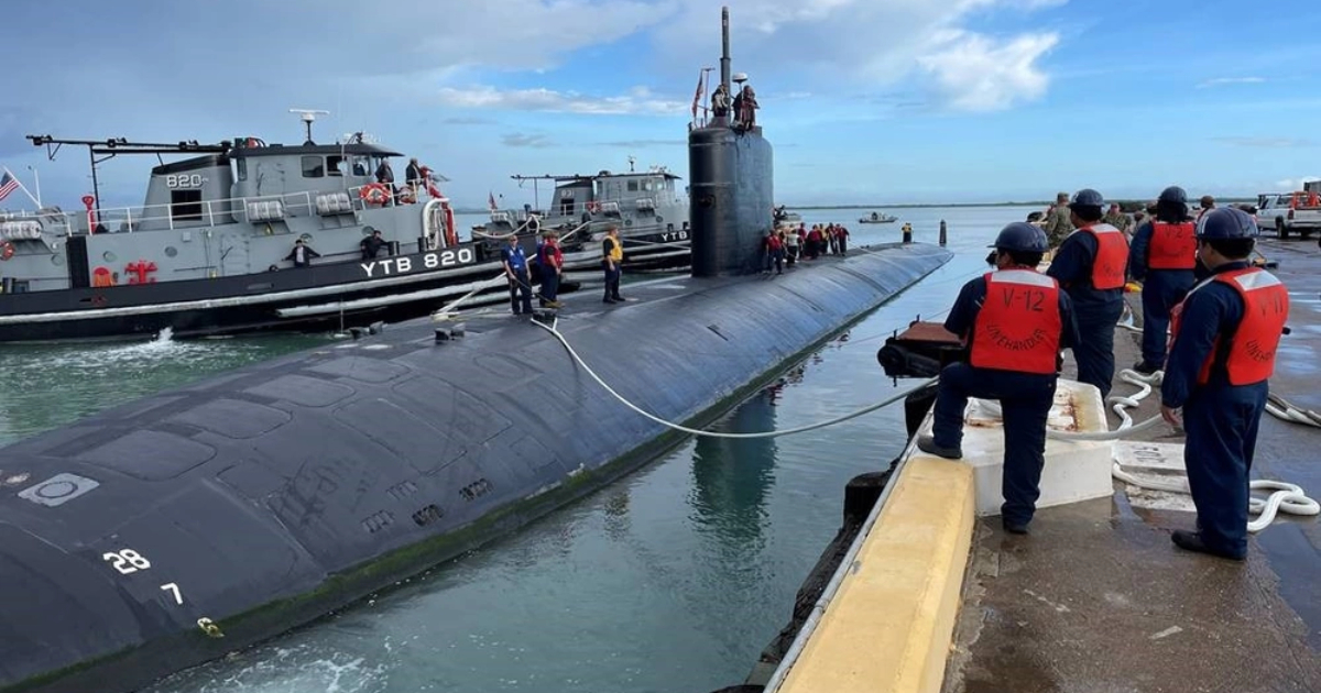 R Gimen Cubano Protesta Por Presencia De Submarino Nuclear De Ee Uu En