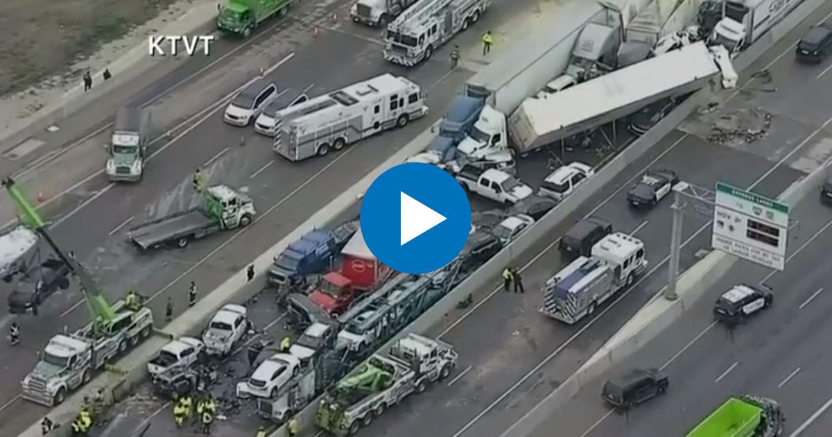 Accidente que involucró a decenas de vehículos en Texas deja al menos 5