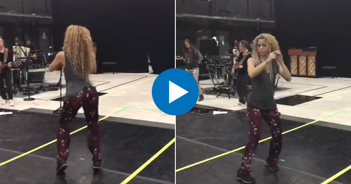Demostrado: Shakira mueve las caderas en los ensayos con la misma
