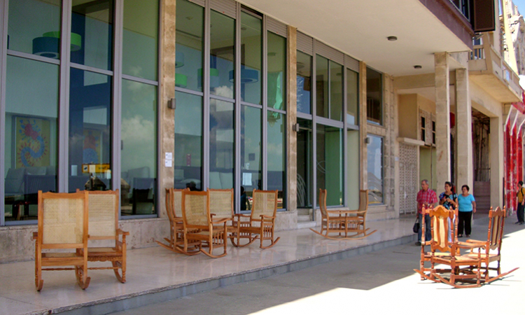 Balance cubano, detrás del muro - CiberCuba