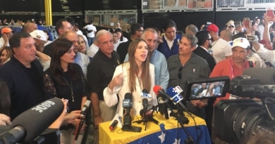 Esposa de Guaidó pide en Miami no detener la recolección de ayuda humanitaria