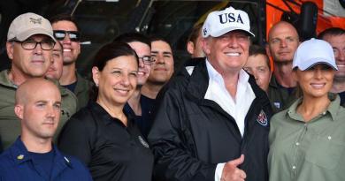 Trump planteó vender Puerto Rico tras el huracán María, afirma exfuncionaria