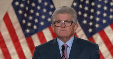 Exiliado cubano compara a Biden con Fidel Castro en su discurso ante la Convención Republicana