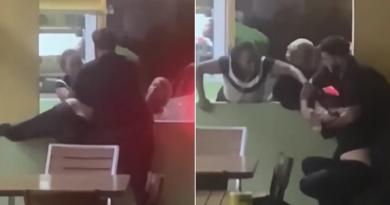 Tres mujeres comenzaron de súbito a agredir verbal y físicamente a empleados del restaurante.