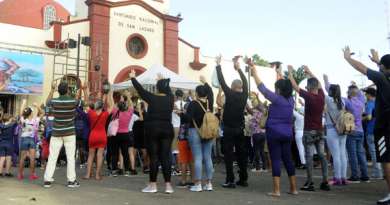 Cubanos acuden al Rincón para pedir a San Lázaro en su día