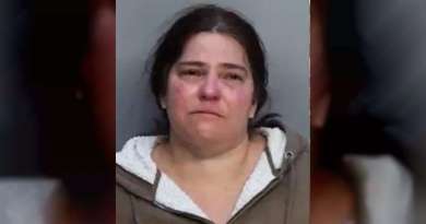 Bajo arresto domiciliario mujer de origen cubano que encerraba a su hijo en una jaula de perros en Florida