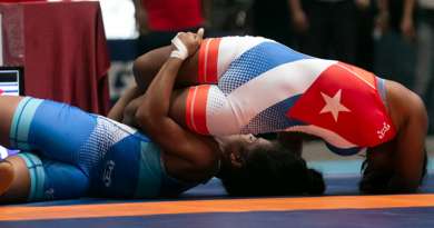 Luchadores cubanos van de fracaso en fracaso en Mundial de Belgrado