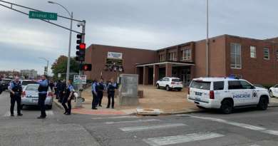 Tres fallecidos y varios heridos durante tiroteo en escuela secundaria de Misuri