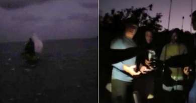 Emotivo desembarco de balseros cubanos en Florida en mitad de la noche
