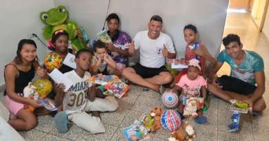 Limay Blanco entrega ropa y juguetes a niños sin amparo filial: "Es duro"