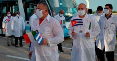 México duplicará número de médicos cubanos contratados en 2023