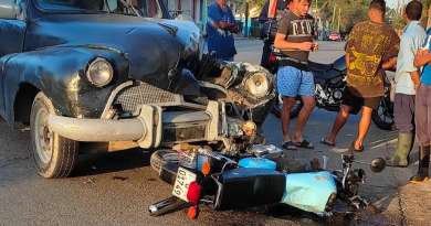 Motorista con graves lesiones tras choque con un almendrón en La Habana