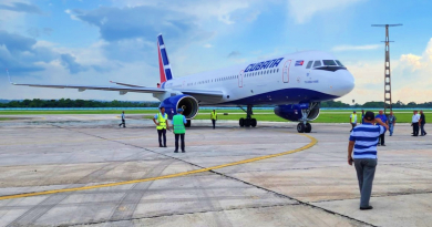 Triunfal recibimiento a aeronave de Cubana de Aviación tras cuatro años de mantenimiento en Rusia