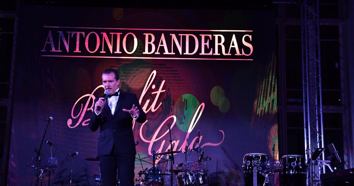 Twitter / Antonio Banderas