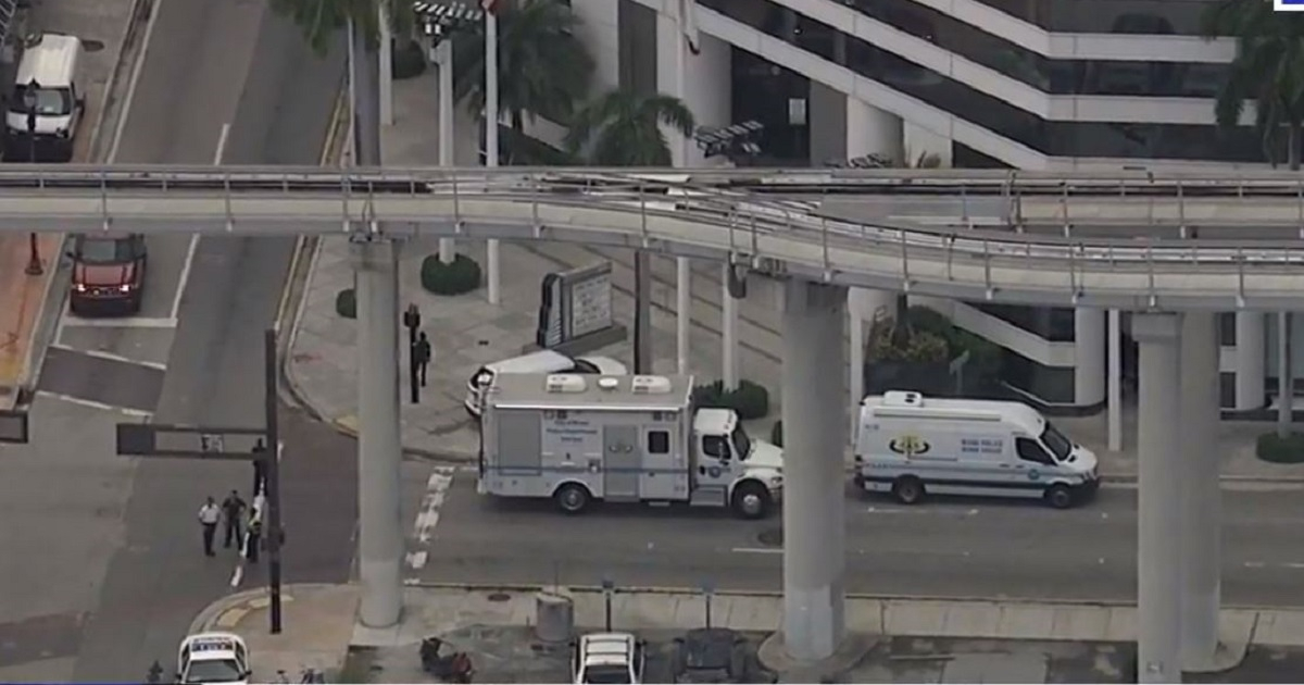 Amenaza de bomba en edificio del downtown de Miami