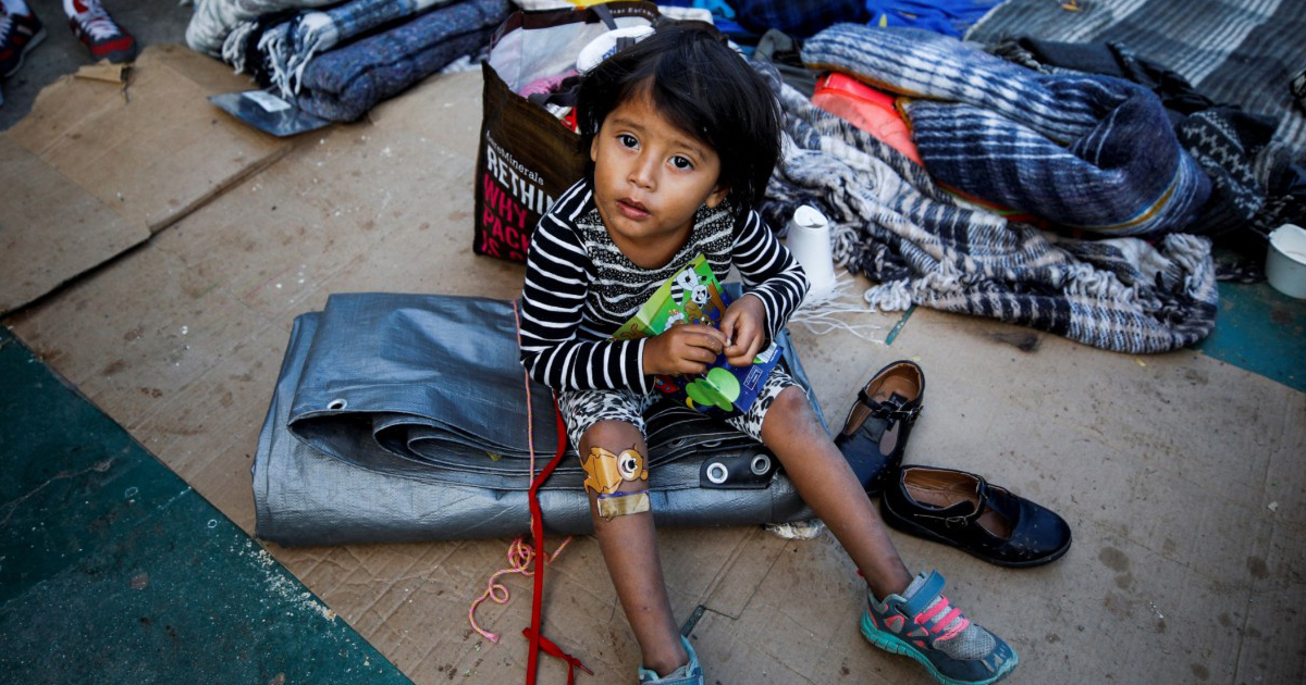 Caravana De Inmigrantes Migrantes Centroamericanos Enfermos Esperan En Condiciones Precarias En