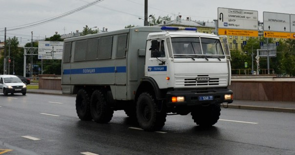 Rusia Le Regala A Cuba Cinco Camiones Policiales Para Trasladar A Presos