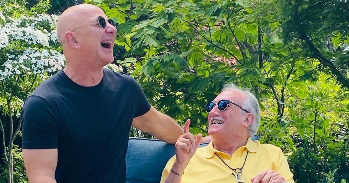 Jeff Bezos: Fundador de Amazon felicita a su padre cubano: "Me adoptó