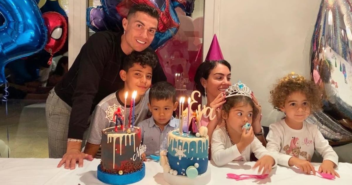  Cristiano Ronaldo y Georgina Rodríguez celebran el cumpleaños de los mellizos Eva y Mateo en familia