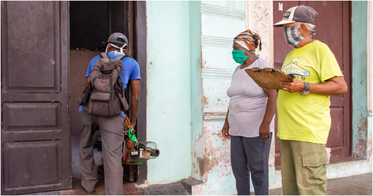 Fumigación en Camagüey © Alejandro Rodríguez Leiva/Adelante