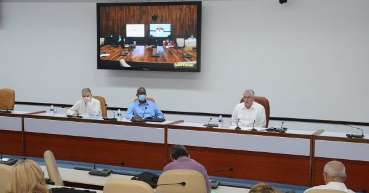 Reunión de Miguel Díaz-Canel con representantes de empresas estatales © Cubadebate / Estudios Revolución