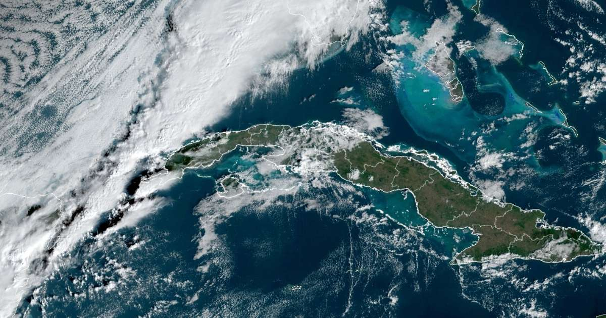 Imagen del satélite del frente frío llegando al occidente de Cuba © NOAA