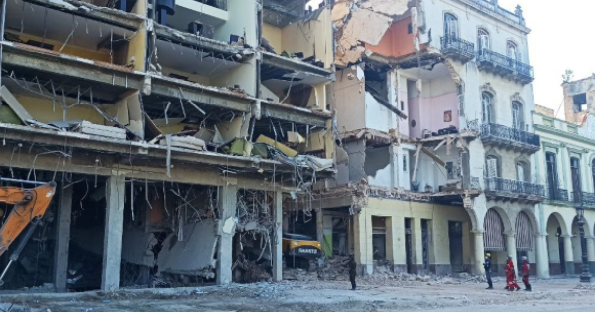 Daños estructurales en los edificios colindantes al hotel © Cubadebate 