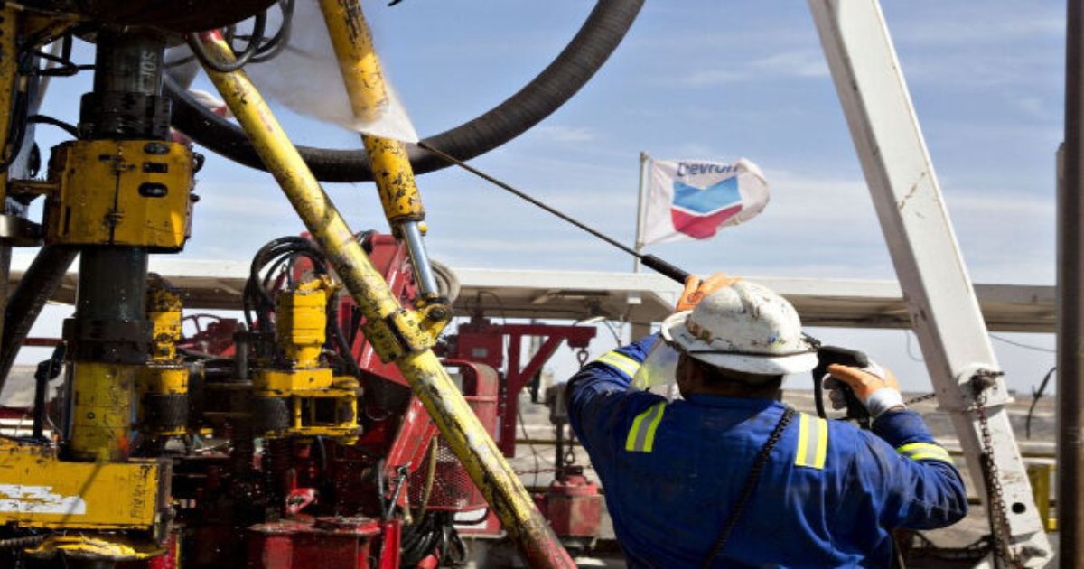 EE.UU. renueva licencia a Chevron para operar en Venezuela
