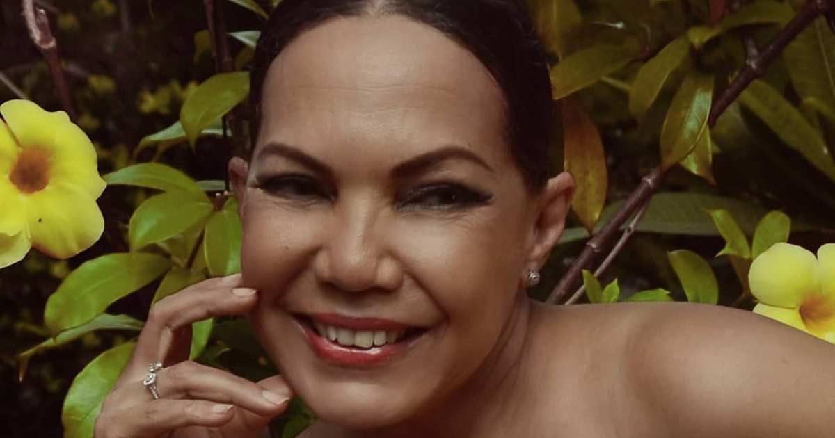 Luisa María Jiménez conquista a su público con artísticos desnudos