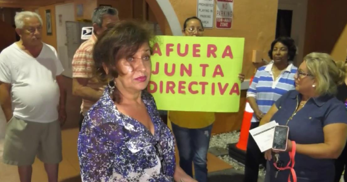 Residentes De Miami Protestan Para Exigir Cambio De Administración En Condominio 2649