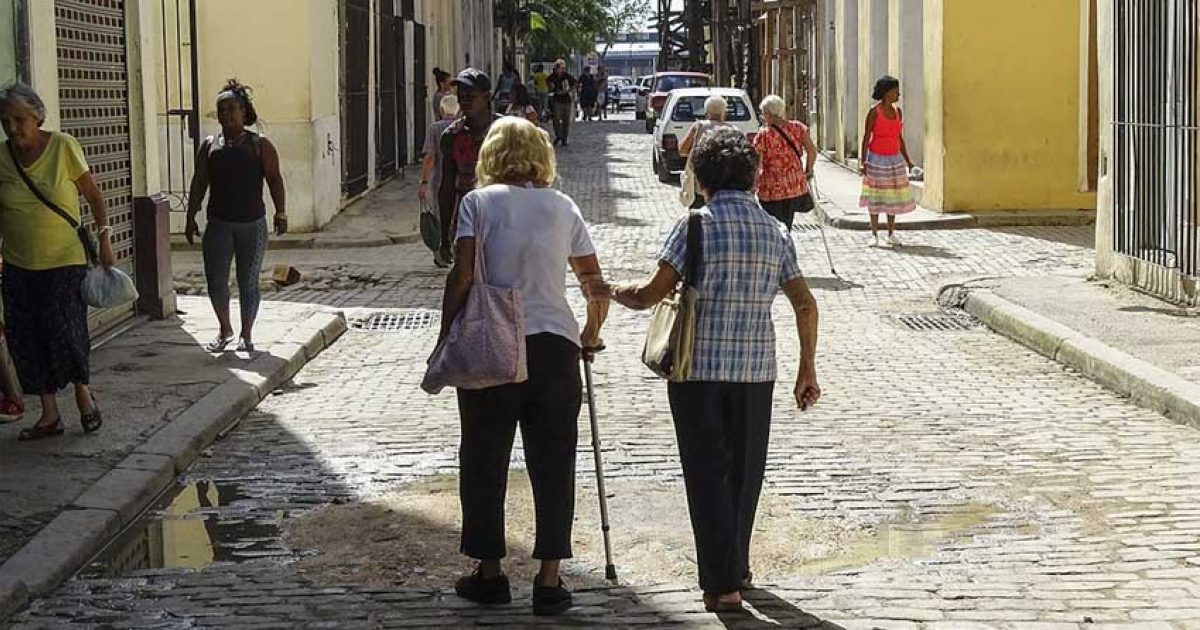 Ancianas en Cuba © CiberCuba