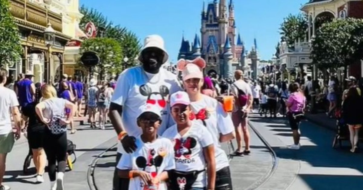 El Micha y su familia en Disney © Instagram / Ana María Daniel