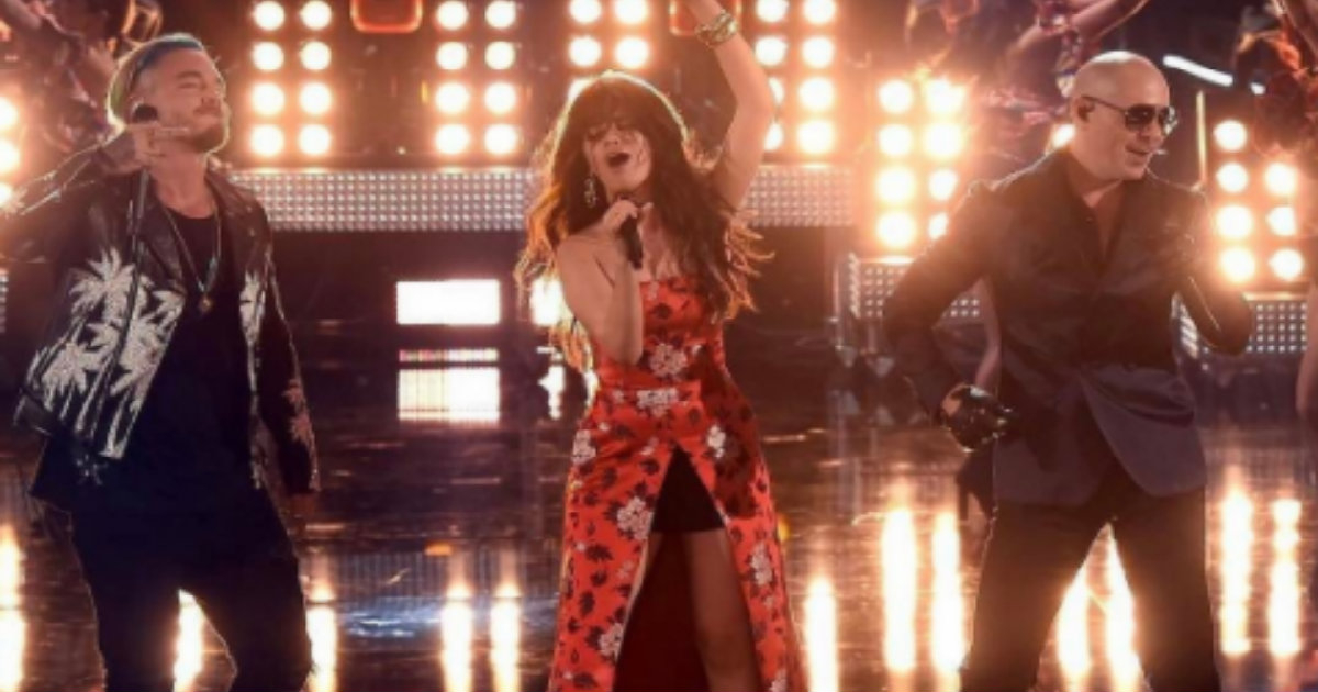 Pitbull, Camila Cabello & J. Balvin cantan 'Hey Ma' en los MTV