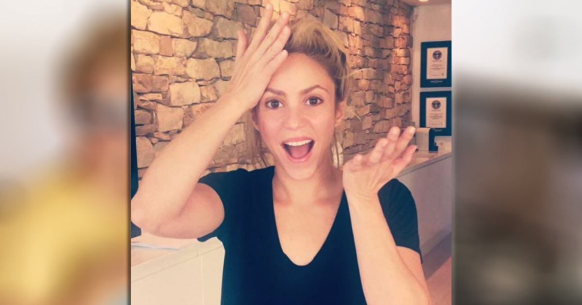 Shakira luce espectacular en la portada de su nuevo disco
