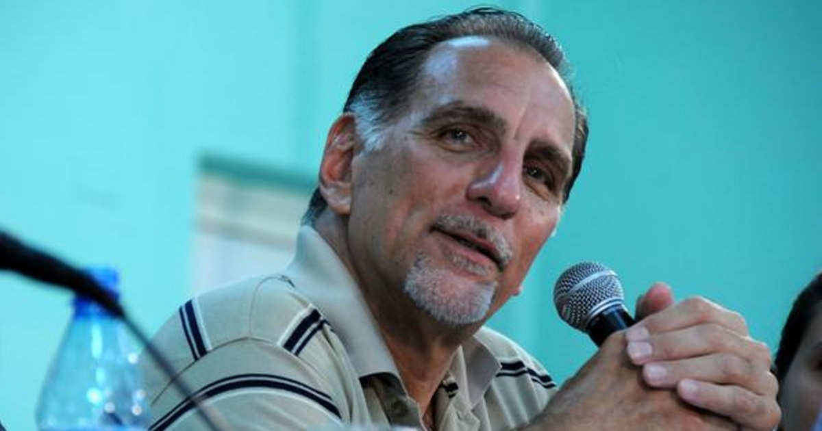 Elegido René González, Vice Presidente de la Sociedad Cultural José Martí