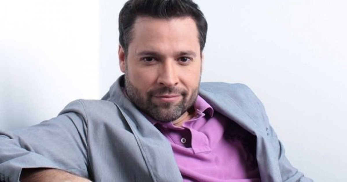 Actor y modelo venezolano Ricardo Álamo se hace taxista de UBER para